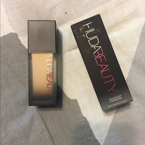 Huda Beauty Foundation Panna Cotta 130G
